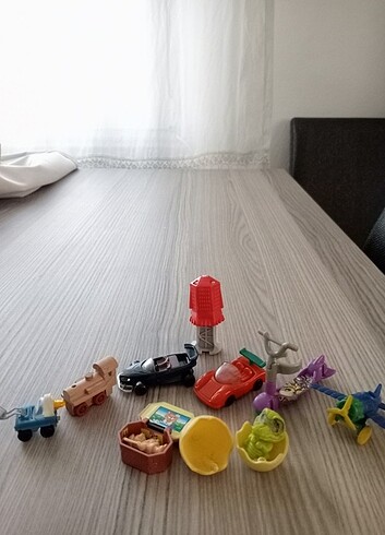  KİNDER OYUNCAKLAR