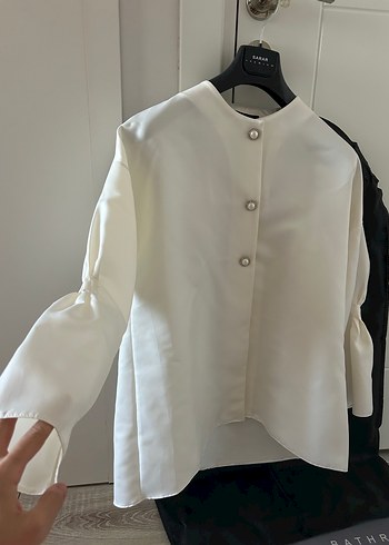 Düğmeli Beyaz Saten Gömlek - Görsel 5