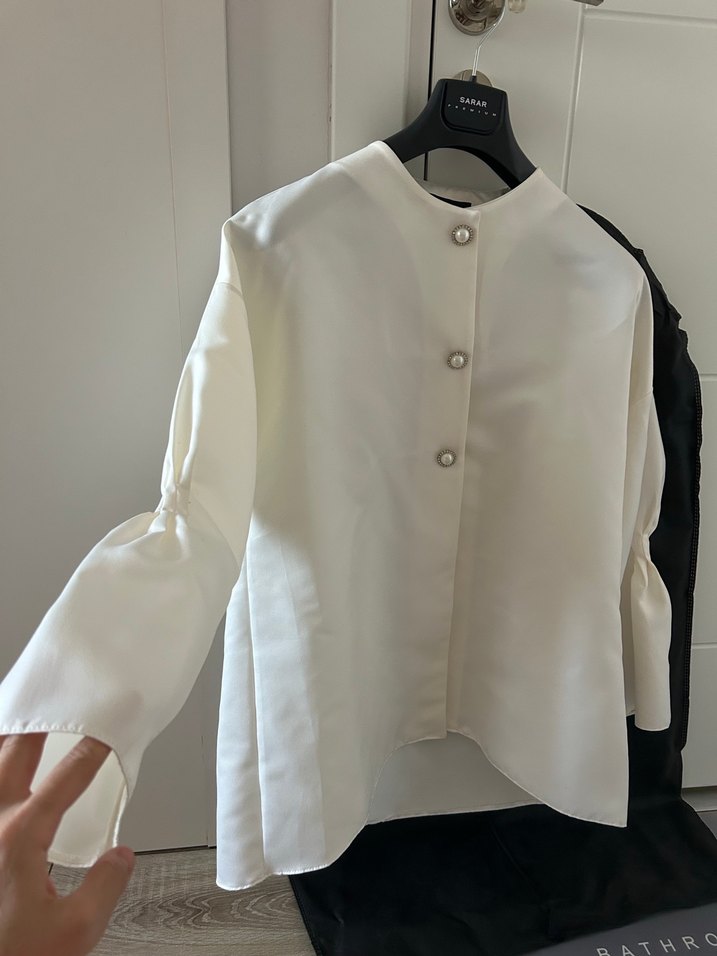 Düğmeli Beyaz Saten Gömlek - Görsel 5