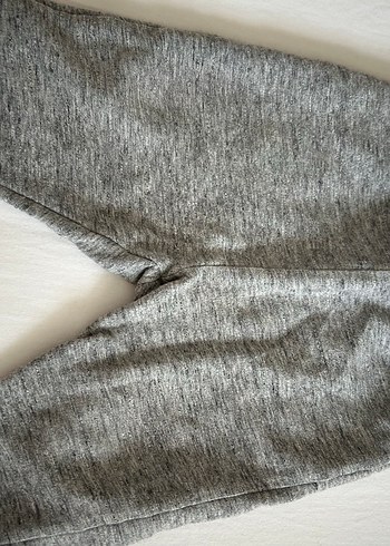 Gri Kapüşonlu Fermuarlı Bebek Takımı - Görsel 6