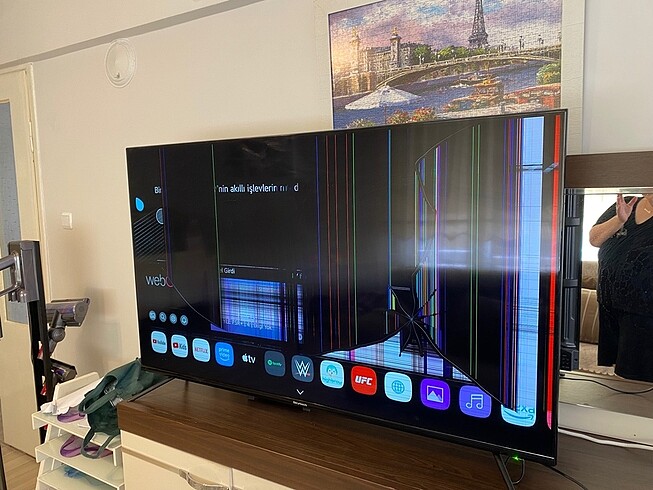 kırık led tv