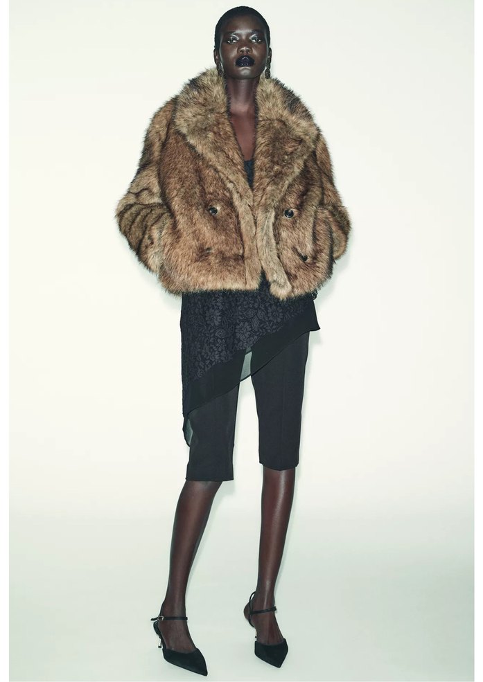 Kadın Bej Kürk Detaylı Midi Ceket - Görsel 3