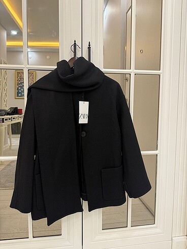 l Beden siyah Renk Zara atkılı kaban