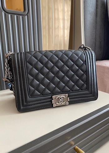 Chanel siyah kol çantası