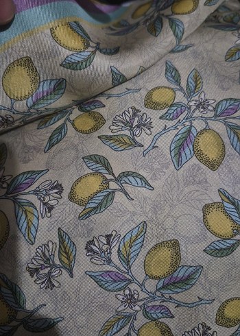 İpek eşarp belli marka - Görsel 3