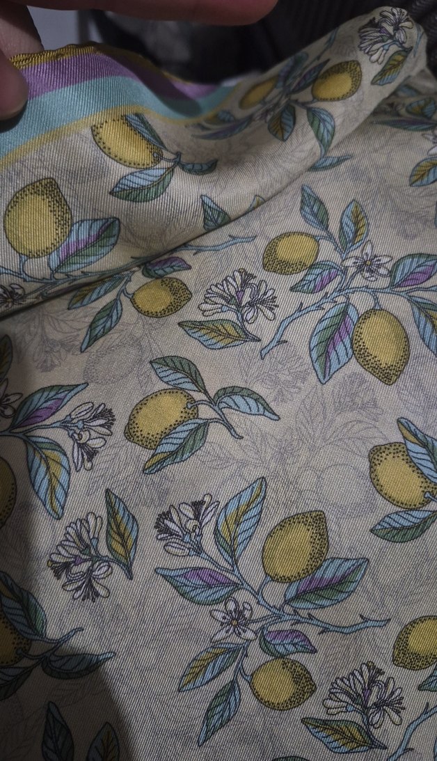 İpek eşarp belli marka - Görsel 3