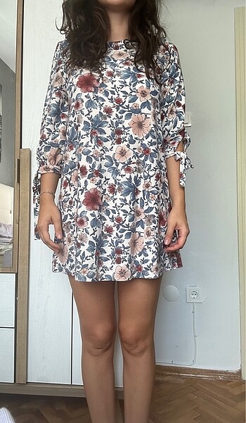 Mango çiçekli mini elbise