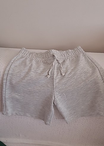 Gri Rahat Kesim Mini Şort