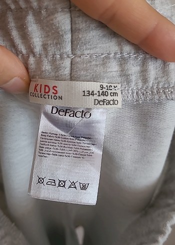 9 Yaş Beden gri Renk Gri Rahat Kesim Mini Şort