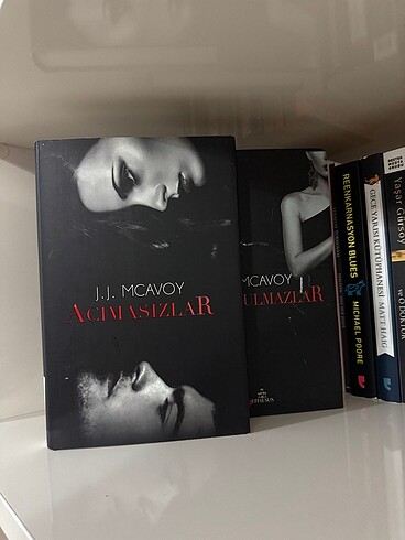  Acımasızlar ve Dokunulmazlar (2 kitap)