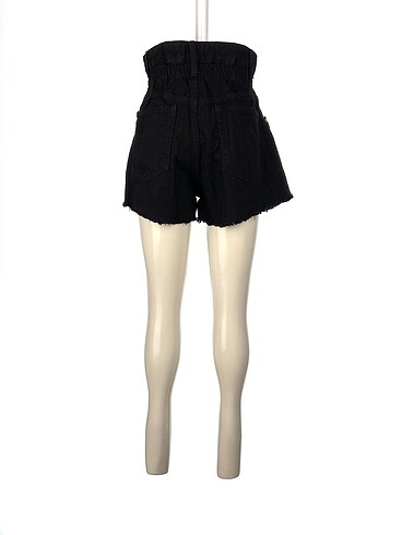 34 Beden Bershka Mini Şort %70 İndirimli.