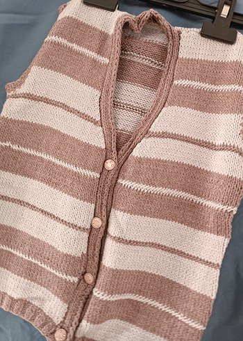 Kız Çocuk Bej Çizgili Örgü Yelek - Görsel 2