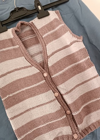 Kız Çocuk Bej Çizgili Örgü Yelek - Görsel 3