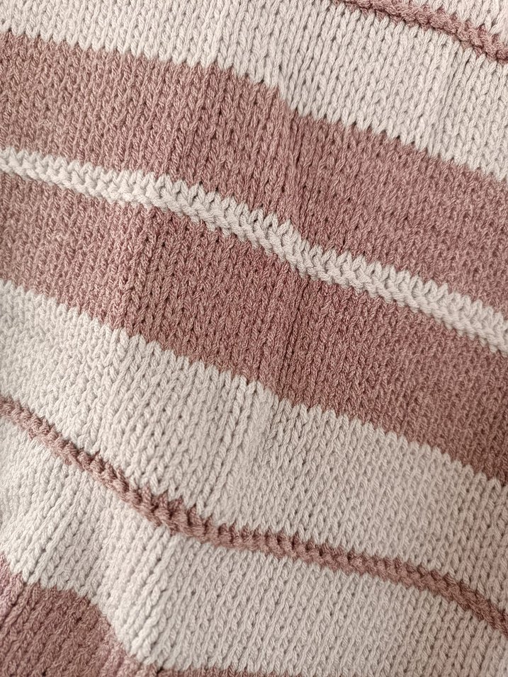 Kız Çocuk Bej Çizgili Örgü Yelek - Görsel 4