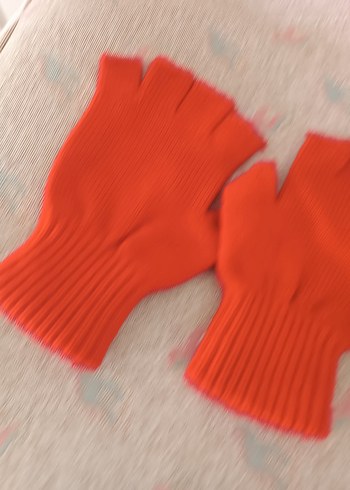 Kırmızı Örgü Parmaksız Kadın Eldiveni - Görsel 2