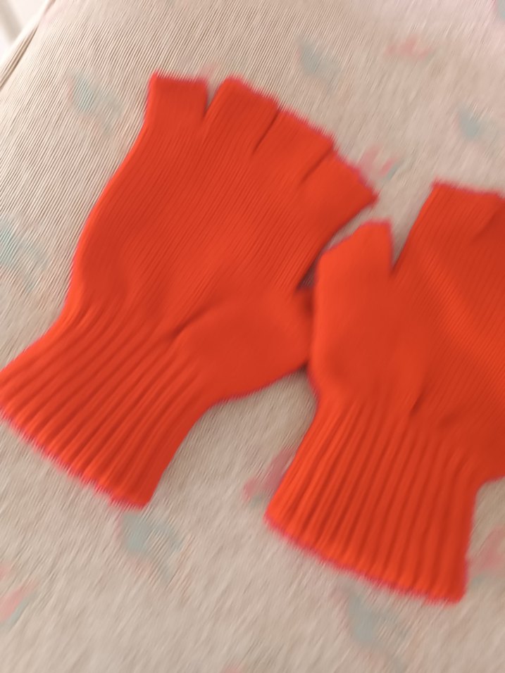 Kırmızı Örgü Parmaksız Kadın Eldiveni - Görsel 2