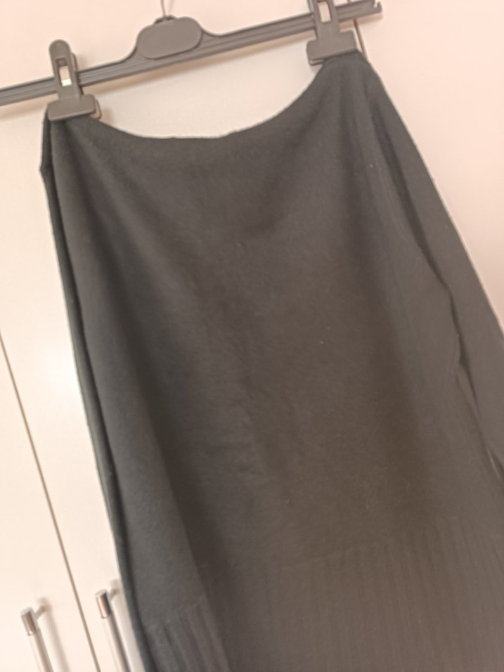 siyah Kadın Keten Pilili Triko - Görsel 4