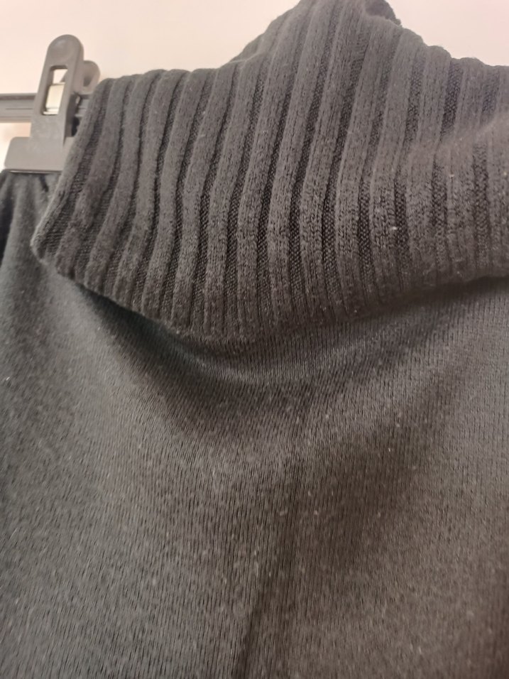 siyah Kadın Keten Pilili Triko - Görsel 3