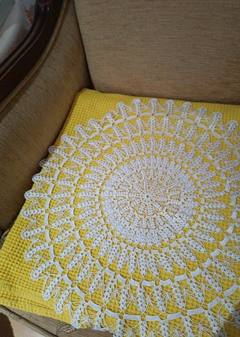 El Yapımı Beyaz Dantel Masa Örtüsü - Görsel 4