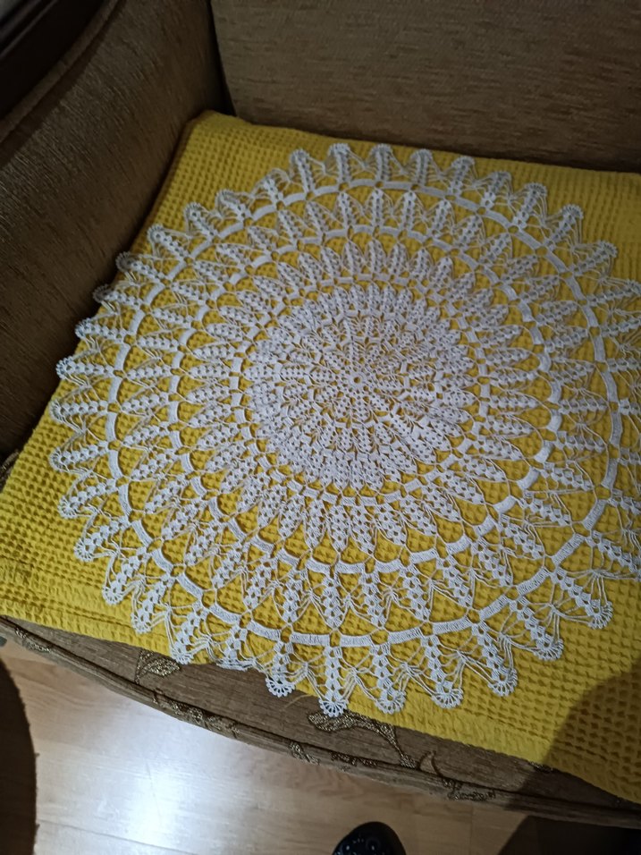 El Yapımı Beyaz Dantel Masa Örtüsü - Görsel 3