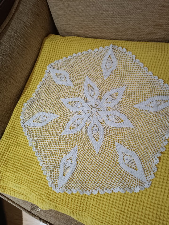 El Yapımı Beyaz Dantel Örtü - Görsel 3