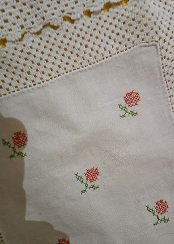 İşlemeli Beyaz Masa Örtüsü - Görsel 2