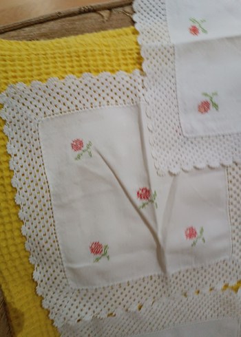 İşlemeli Beyaz Masa Örtüsü - Görsel 3