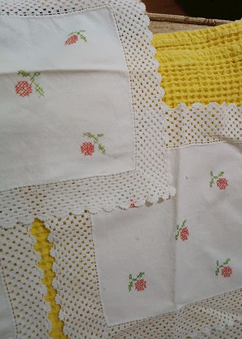 İşlemeli Beyaz Masa Örtüsü - Görsel 4