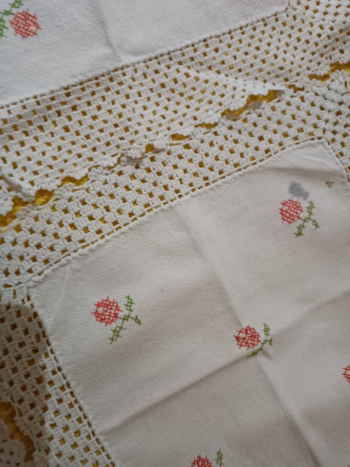 İşlemeli Beyaz Masa Örtüsü - Görsel 5