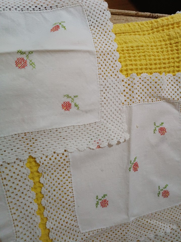 İşlemeli Beyaz Masa Örtüsü - Görsel 4