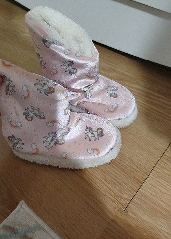 Peluş İç Astarlı Pembe Kız Çocuk Ev Terliği - Görsel 4