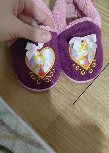 Mor Nakışlı Kız Çocuk Ev Terliği - Görsel 3