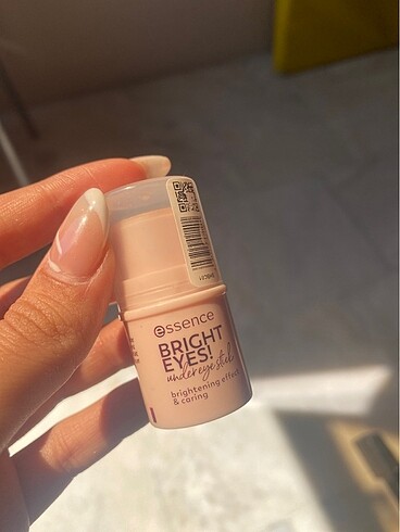 Essence bright eyes