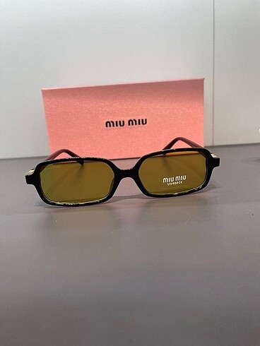 MIU MIU GÜNEŞ GÖZLÜĞÜ