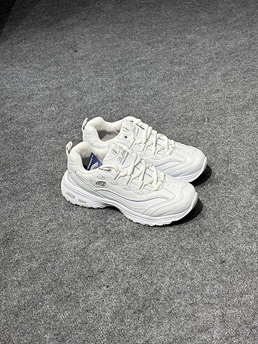 SKECHERS D?LİTES BEYAZ