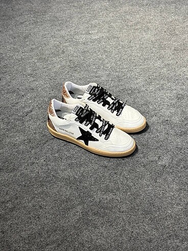 GOLDEN GOOSE DELUXE ULTRA SİYAH YILDIZ