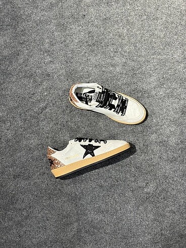 36 Beden beyaz Renk GOLDEN GOOSE DELUXE ULTRA SİYAH YILDIZ