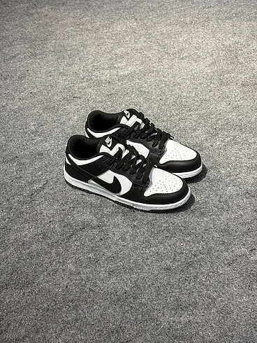 NIKE DUNK LOW PANDA