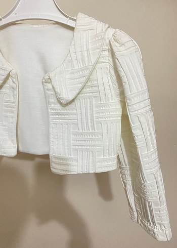 Beyaz Kız Çocuk Düğmeli Bolero - Görsel 2