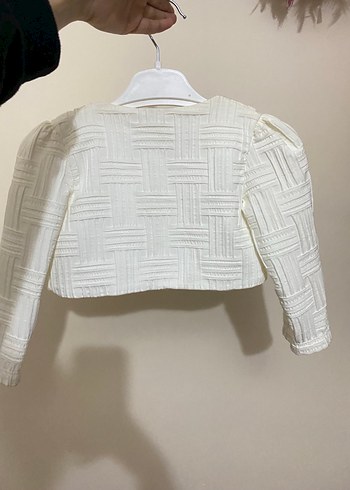 Beyaz Kız Çocuk Düğmeli Bolero - Görsel 3
