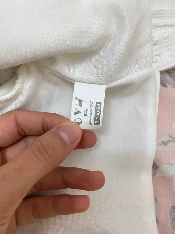 Beyaz Kız Çocuk Düğmeli Bolero - Görsel 4