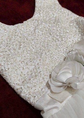 Kız Çocuk Beyaz Nakışlı gelinlik - Görsel 2