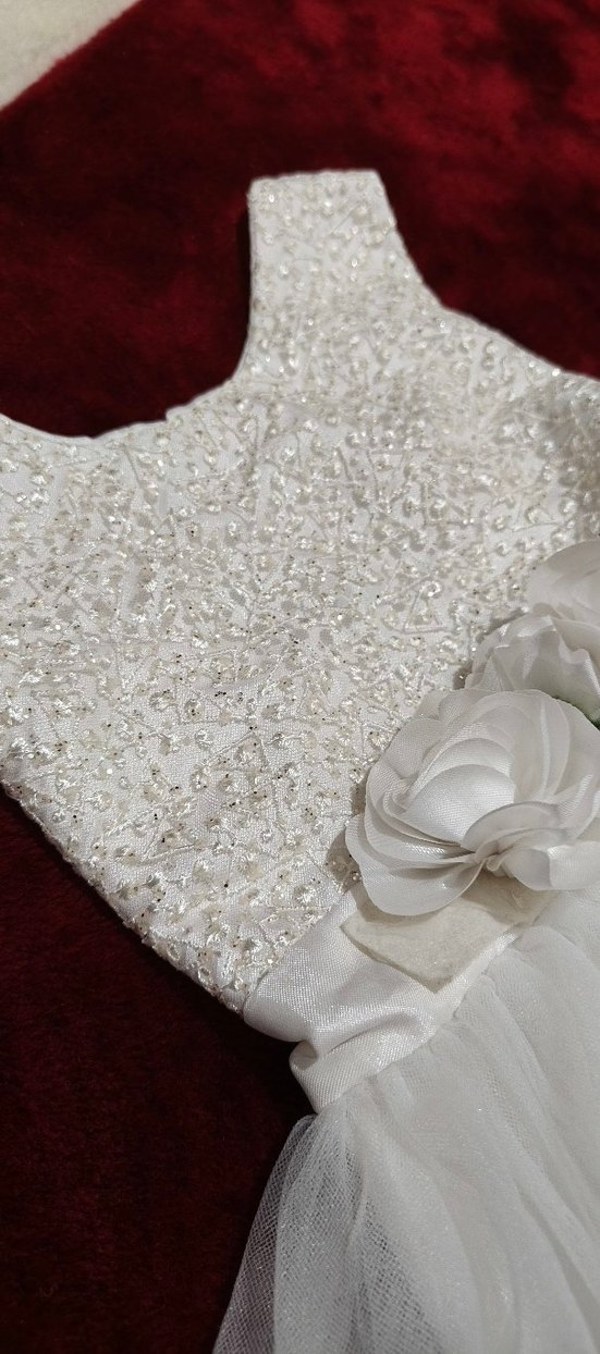 Kız Çocuk Beyaz Nakışlı gelinlik - Görsel 2