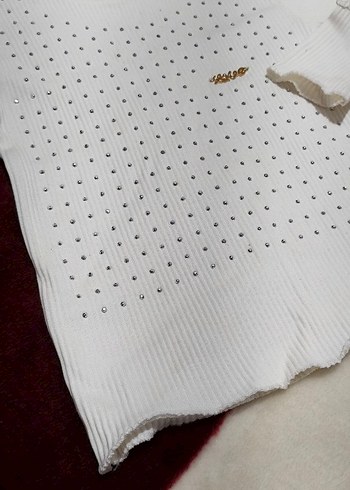 Nakışlı Beyaz uzun Kollu - Görsel 2