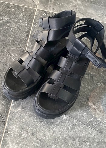 Tokalı Siyah Blok Topuklu Kadın Sandalet - Görsel 6