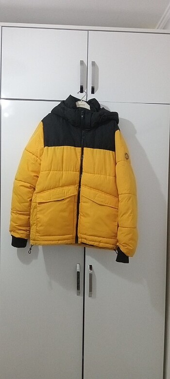 Bershka sarı erkek şişme mont