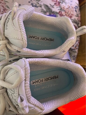 38,5 Beden Kadın Skechers