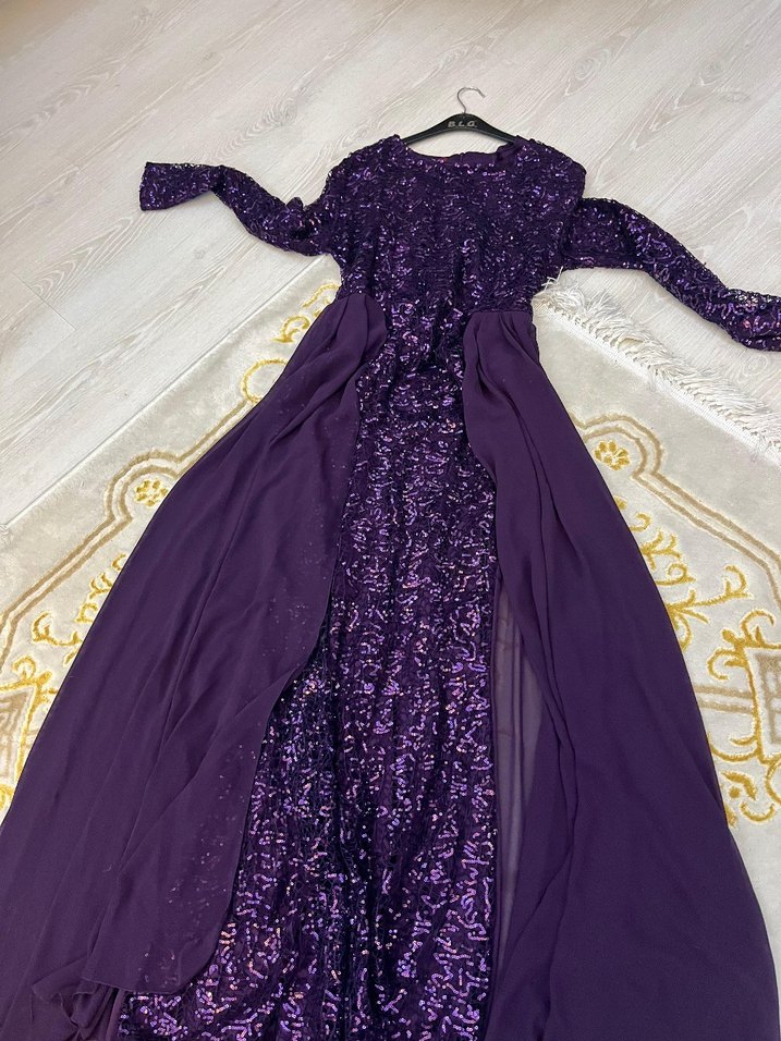 Mor Uzun Kollu İşlemeli Kadın Abiye Elbise - Görsel 4