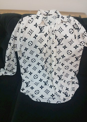 Beyaz Desenli V Yaka Gömlek - Görsel 2