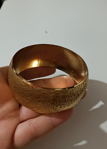 Altın Renk Parlak Kadın Bilezik - Görsel 4